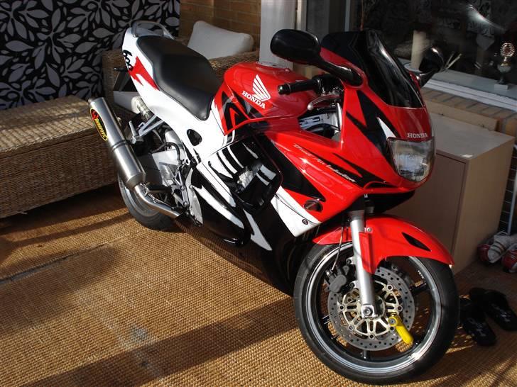 Honda CBR 600 F3 Pc31 SOLGT billede 1
