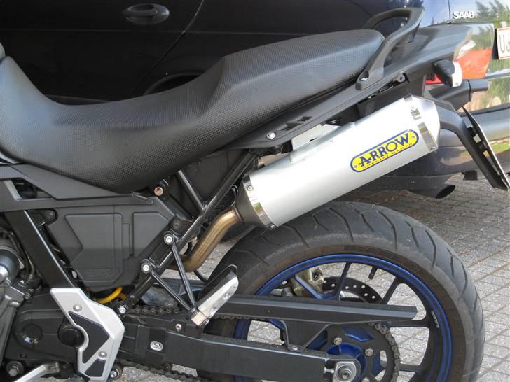 Aprilia Pegaso Strada - Nye Arrowpotter og afmonterede skjolde billede 4