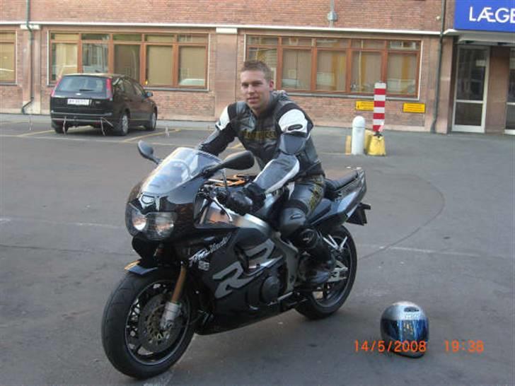 Honda CBR 900 RR - SOLGT-  - Lige hentet fra maleren = glad dreng billede 16