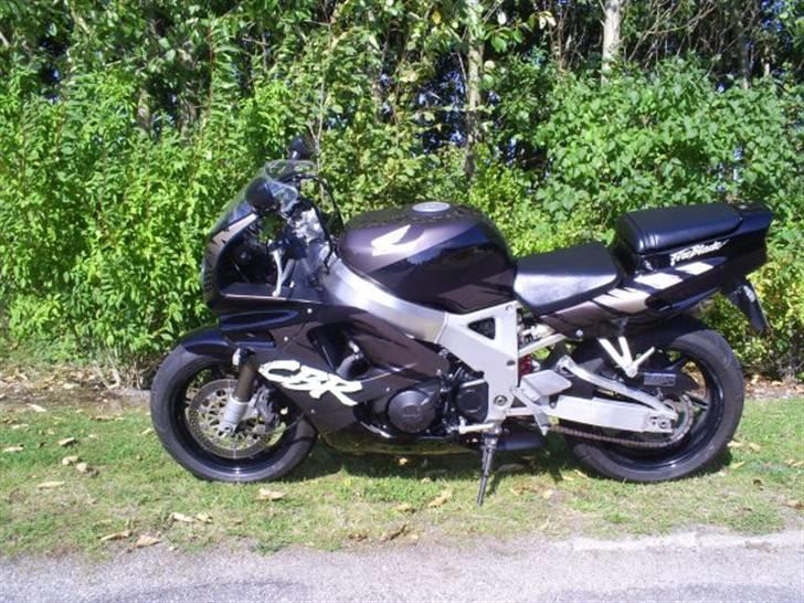 Honda CBR 900 RR - SOLGT-  - Inden facelift og lakering billede 19