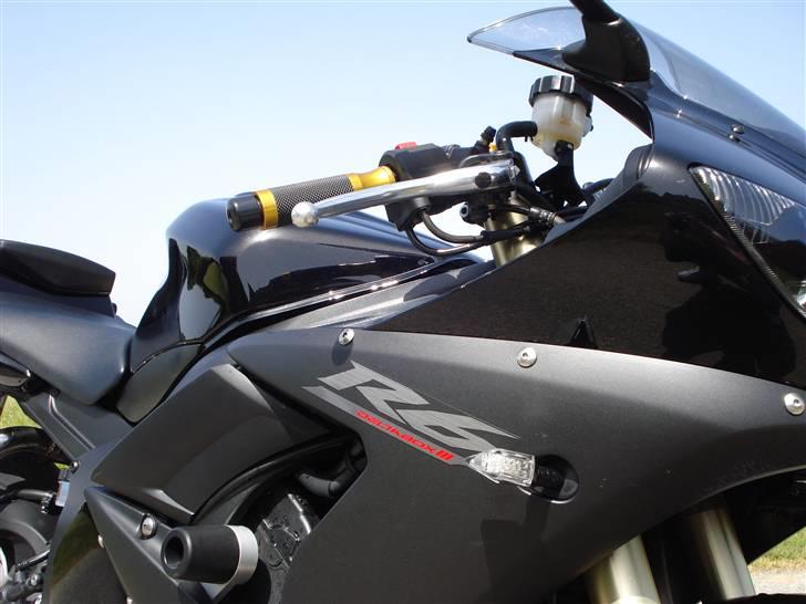 Yamaha R6S billede 9