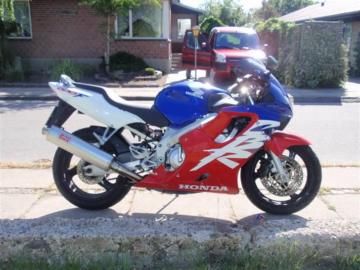 Honda CBR 600 F4 *SOLGT* billede 3