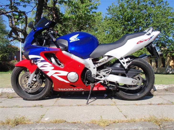 Honda CBR 600 F4 *SOLGT* billede 4