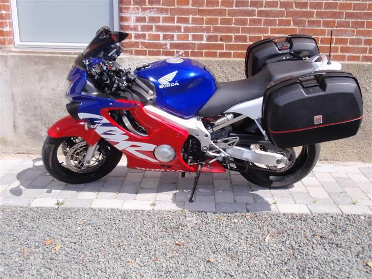 Honda CBR 600 F4 *SOLGT* billede 8