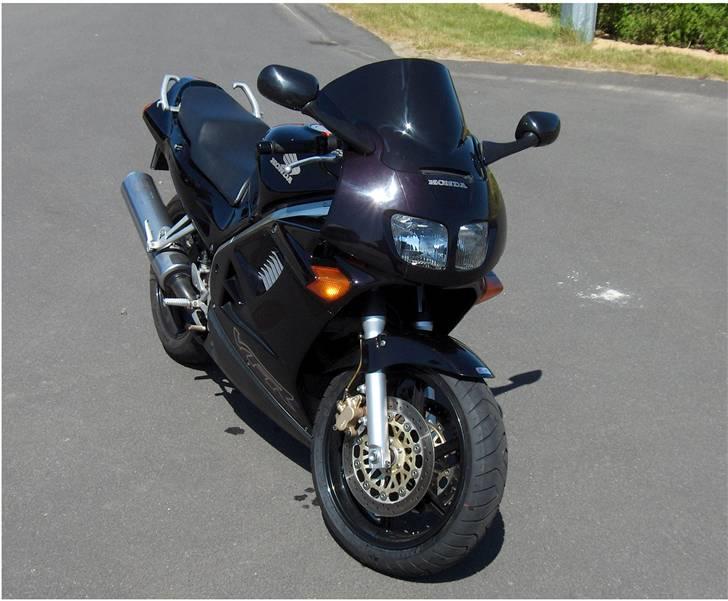 Honda VFR 750F billede 1