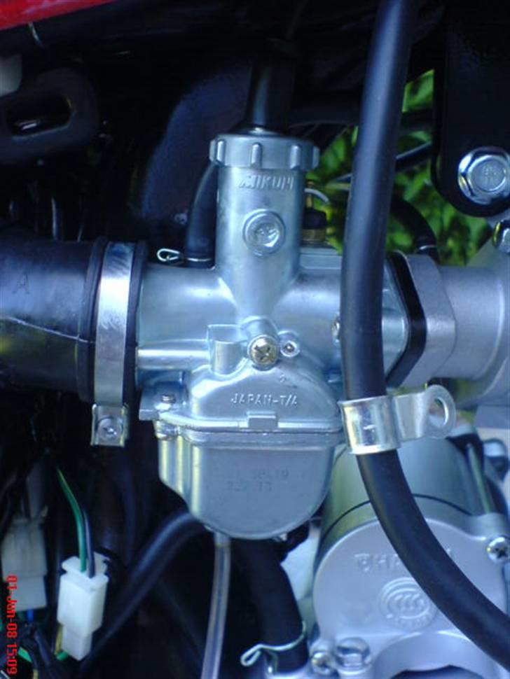 Haojin HJ 125 / Ophugget Tyren´s - Denne er en Mikuni er 26mm Med Dysse-95 i. Nu spinder den som en tam missekat..... billede 8
