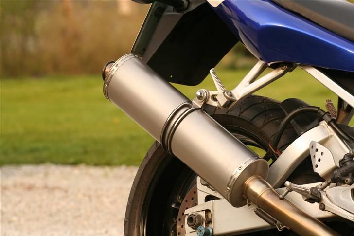 Yamaha R6 - Lidt udstødning billede 2