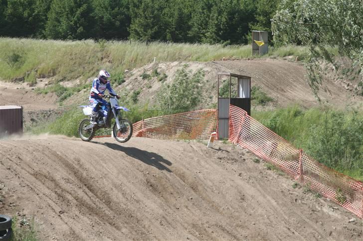 Yamaha YZ 125 Solgt - 3 gang på en bane billede 15