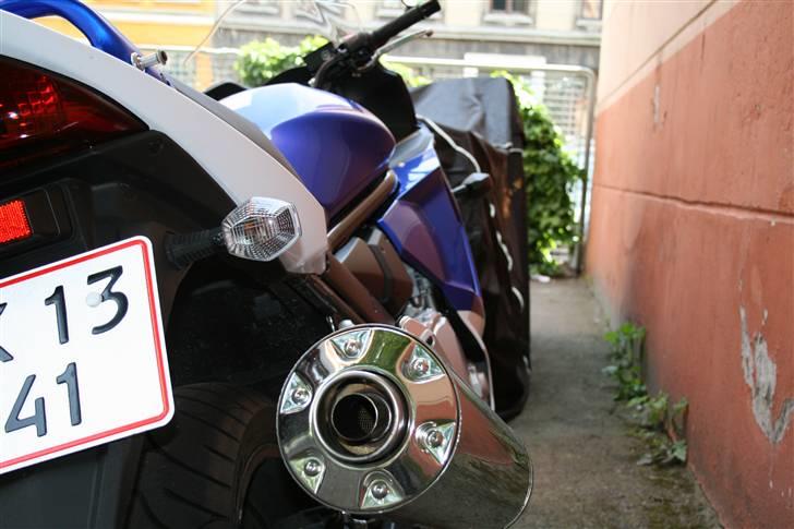 Suzuki GSX650F K8 - Ja køre stadig med std. udstødning, men overvejer snart at udskifte den med en Scorpion. billede 3