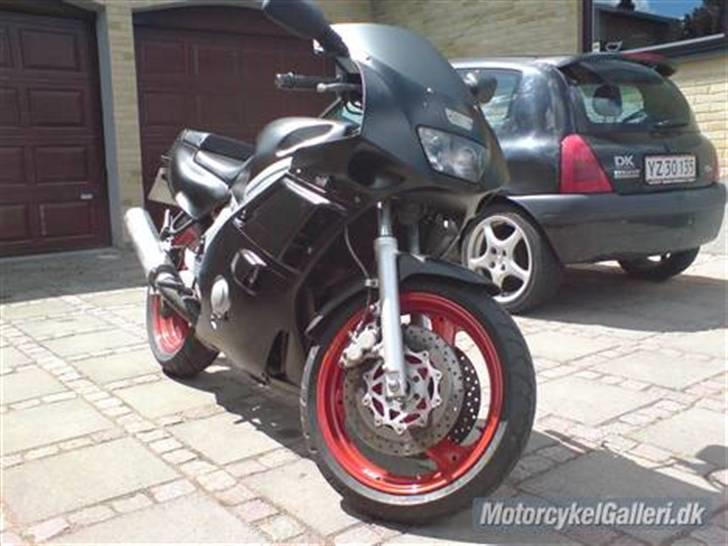 Yamaha FZR 600 "SOLGT" billede 1