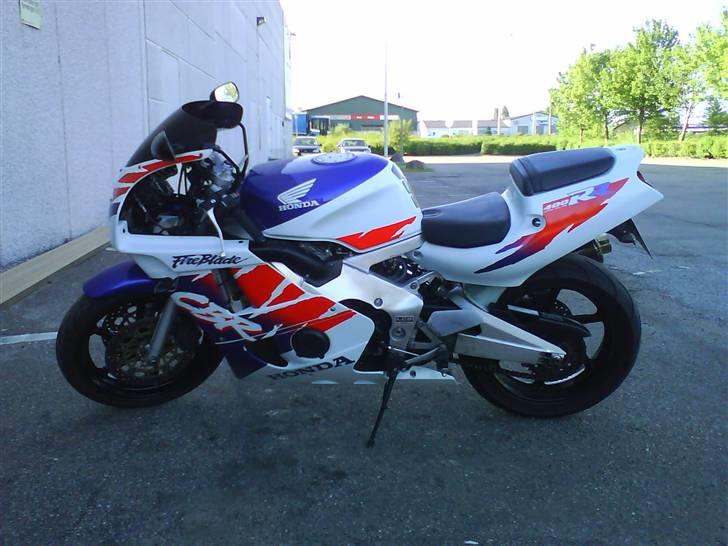 Honda CBR 400 RR  >solgt<  - billede 5