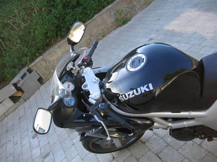 Suzuki SV 650 s (SOLGT) billede 3