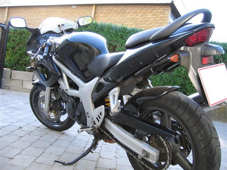 Suzuki SV 650 s (SOLGT) billede 4