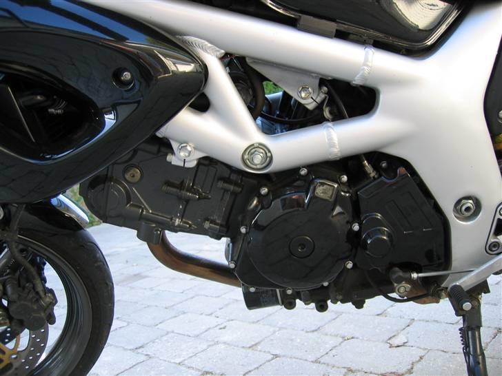 Suzuki SV 650 s (SOLGT) billede 9