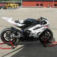 Yamaha R6 07' Baneracer