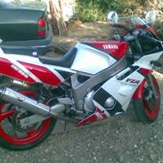 Yamaha FZR GENESIS