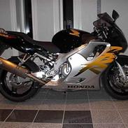 Honda CBR 600 F4
