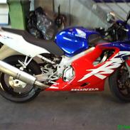 Honda CBR600F4