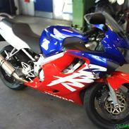 Honda CBR600F4