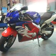 Honda CBR600F4
