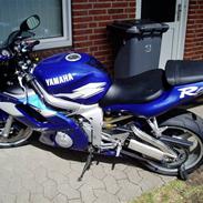 Yamaha yzf-R6