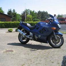 Suzuki gsx 750 f