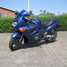 Suzuki gsx 750 f