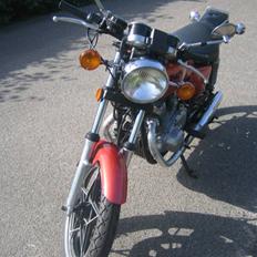 Suzuki GS 400