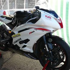 Yamaha R6 07' Baneracer SOLGT