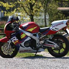 Honda CBR 900 RR fireblade 