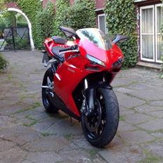 Ducati 848