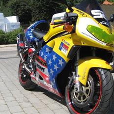 Suzuki TL1000R