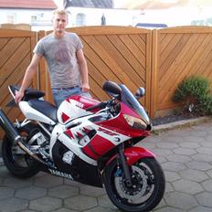 Yamaha YZF R6      (solgt)