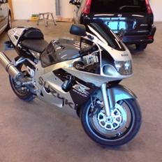 Suzuki GSX-R 600 **Solgt**
