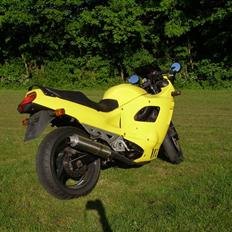 Suzuki Gsx f 750