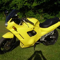 Suzuki Gsx f 750