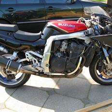 Suzuki streetfighter