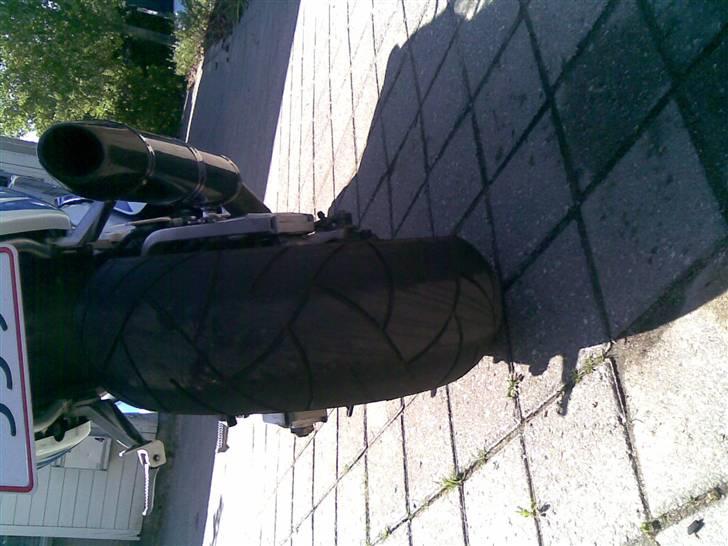 Suzuki GSX750R billede 2