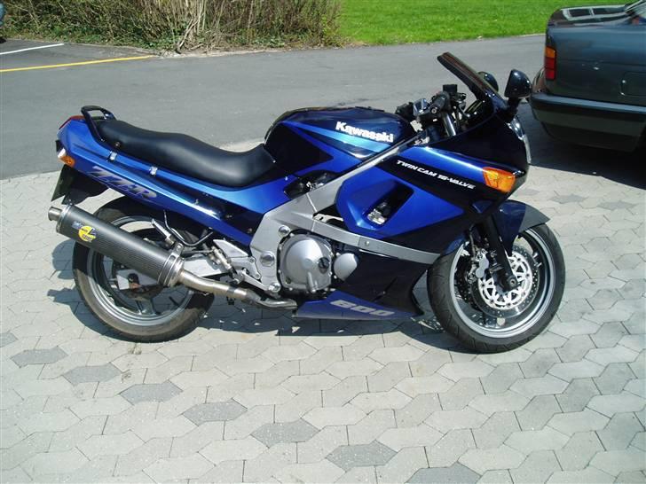 Kawasaki ZZR-600 billede 4