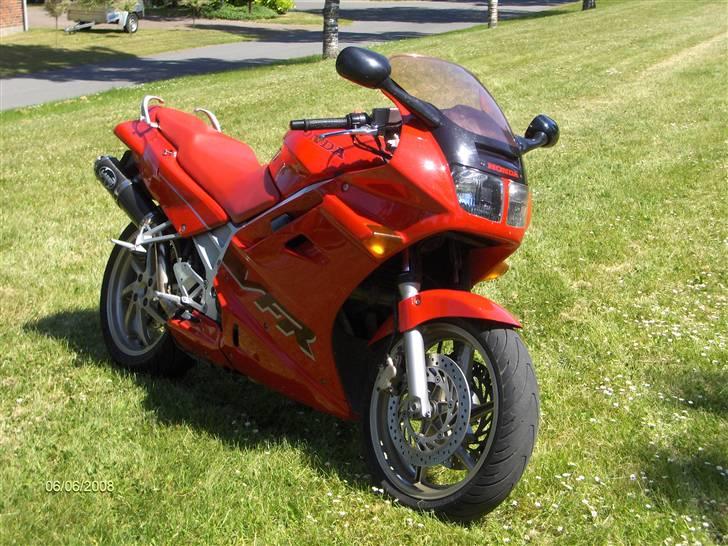 Honda VFR 750 F billede 2