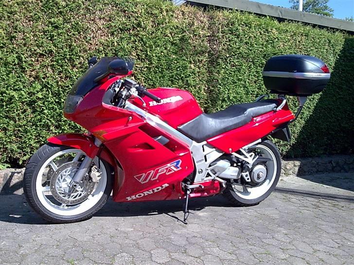 Honda VFR 750F.* SOLGT* - Og sædet er ombetrukket da jeg hellere vil have sort :o) billede 9