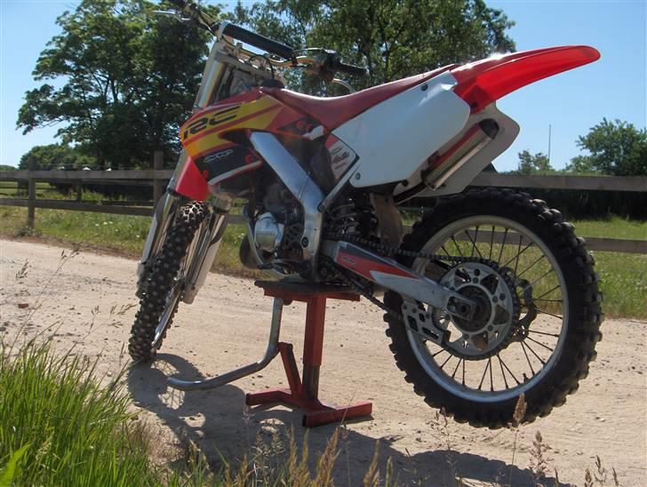 Honda CR 125 R (Solgt) - med nye og rene skjolde billede 7