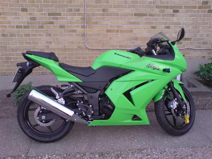 Kawasaki Ninja 250R *SOLGT* billede 1