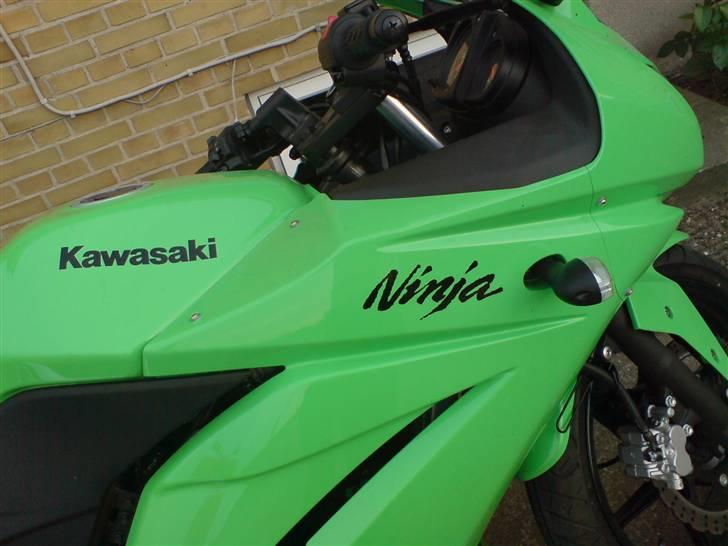 Kawasaki Ninja 250R *SOLGT* billede 5