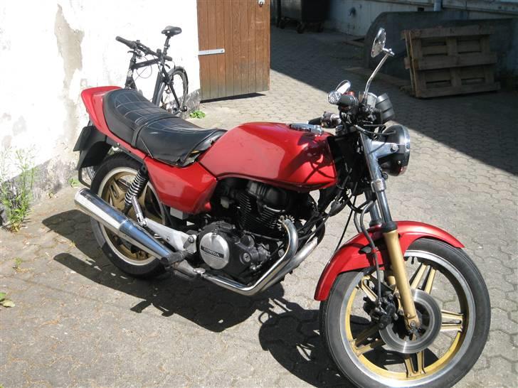 Honda CB 400 billede 3