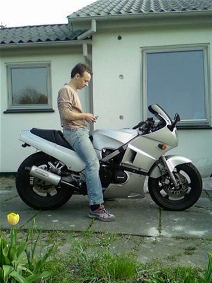 Kawasaki GPZ 600 R billede 7