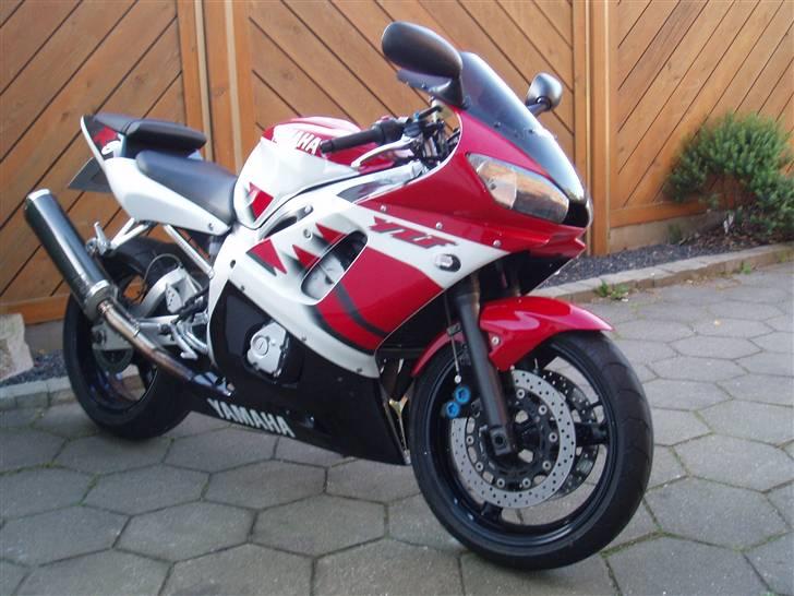 Yamaha YZF R6      (solgt) billede 5