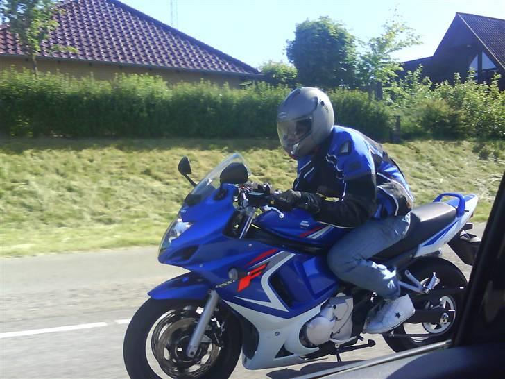 Suzuki GSX650F K8 - Billede taget med mobil med omkring 60 km/t billede 15