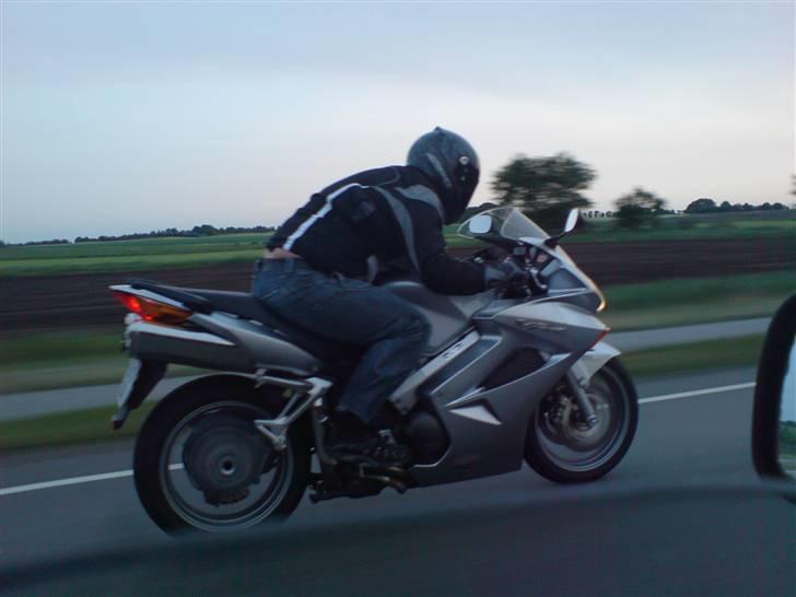 Honda VFR 800 VTEC billede 1