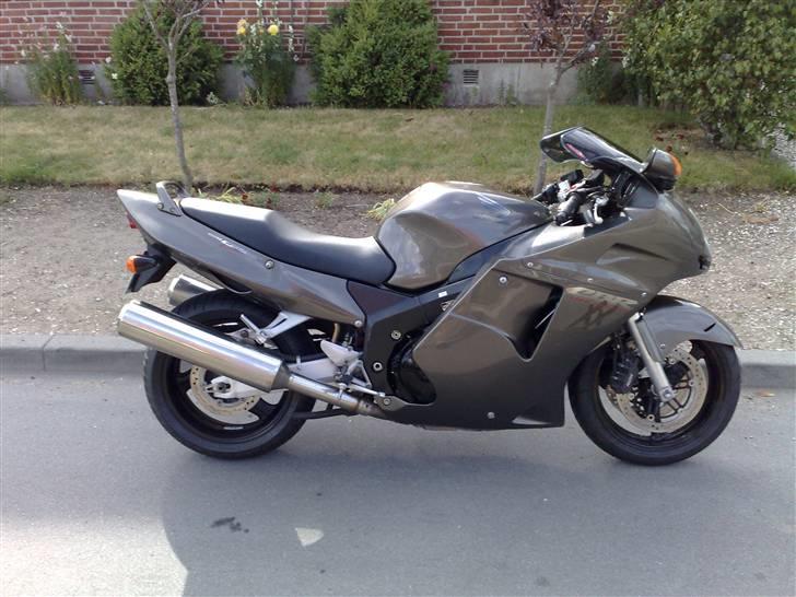 Honda CBR 1100 XX Blackbird - Her er den nye cykel lige hentet hjem... billede 1